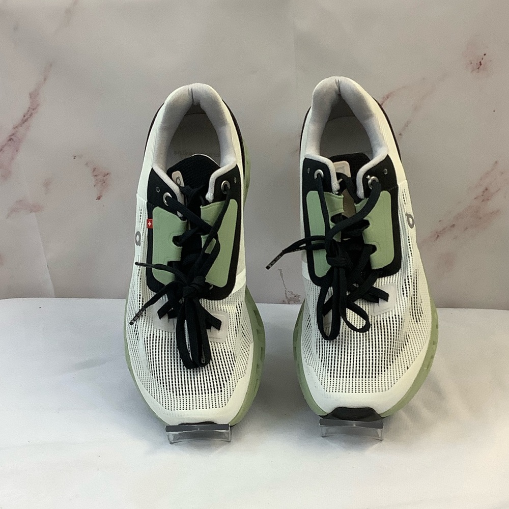 New On Cloud Stratus Women's Running Shoes Size 7